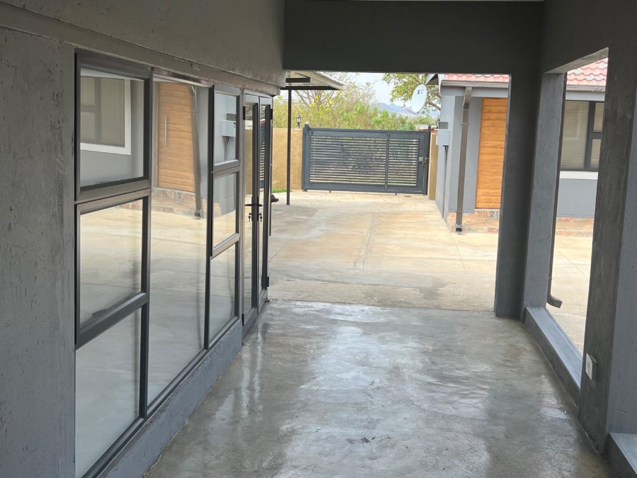 To Let 8 Bedroom Property for Rent in Bethanie North West
